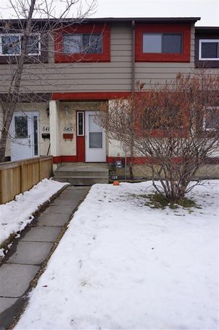 Photo 1: 5407 1 Avenue SE in Calgary: Penbrooke Meadows Row/Townhouse for sale : MLS®# C4280120