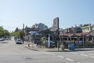 Photo 30: 301 2255 YORK Avenue in Vancouver: Kitsilano Condo for sale in "BEACH HOUSE" (Vancouver West)  : MLS®# R2458588