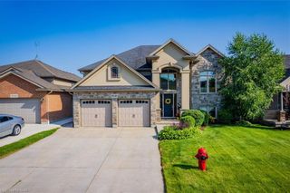 Photo 1: 9148 Hendershot Boulevard in Niagara Falls: 209 - Beaverdams Single Family Residence for sale : MLS®# 40503846