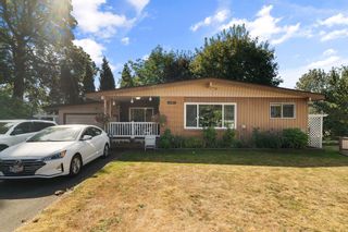 Photo 1: 2063 WILLOW Street in Abbotsford: Central Abbotsford House for sale : MLS®# R2720508