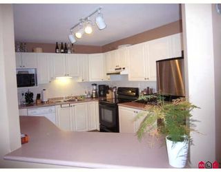 Photo 7: 316 7171 121ST Street in Surrey: West Newton Condo for sale in "THE HIGHLANDS" : MLS®# F2905802