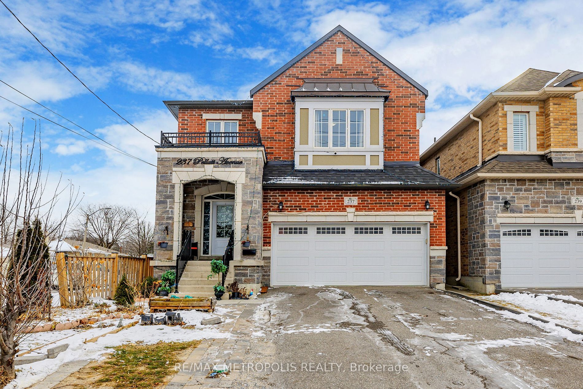Main Photo: 237 Pellatt Avenue in Toronto: Humberlea-Pelmo Park W4 House (2-Storey) for sale (Toronto W04)  : MLS®# W8055540