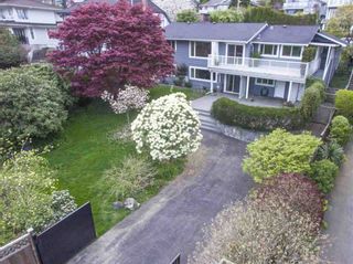 Photo 2: 1386 LAWSON AVE in West Vancouver: Ambleside House for sale : MLS®# R2057187