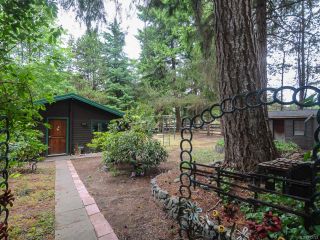 Photo 3: 5861 Loxley Rd in COURTENAY: CV Courtenay North House for sale (Comox Valley)  : MLS®# 732723
