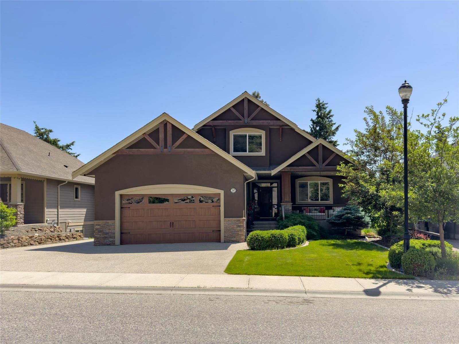 Main Photo: 2547 Paramount Drive, in West Kelowna: House for sale : MLS®# 10272242