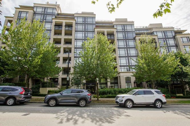 Main Photo: 900 9310 UNIVERSITY Crescent in Burnaby: Simon Fraser Univer. Condo for sale in "1 University" (Burnaby North)  : MLS®# R2193160