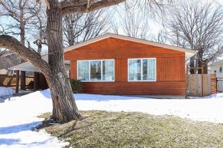 Photo 2: 28 Weaver Bay in Winnipeg: Pulberry Residential for sale (2C)  : MLS®# 202206152