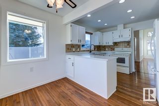Photo 11: 1061 109 Street in Edmonton: Zone 16 House Half Duplex for sale : MLS®# E4369544