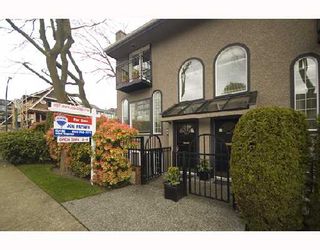 Photo 1: 1593 LARCH Street in Vancouver: Kitsilano Townhouse for sale (Vancouver West)  : MLS®# V701040
