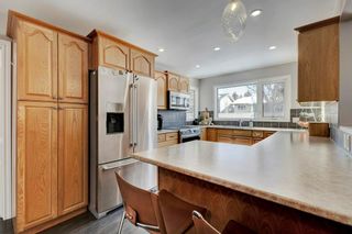 Photo 5: 44 Woodmont Rise SW in Calgary: Woodbine Detached for sale : MLS®# A2033461