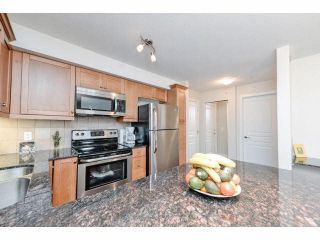 Photo 8: 111 1969 WESTMINSTER Avenue in Port Coquitlam: Glenwood PQ Condo for sale : MLS®# V1099942