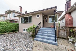 Photo 2: 2718 NAPIER Street in Vancouver: Renfrew VE House for sale (Vancouver East)  : MLS®# R2116675