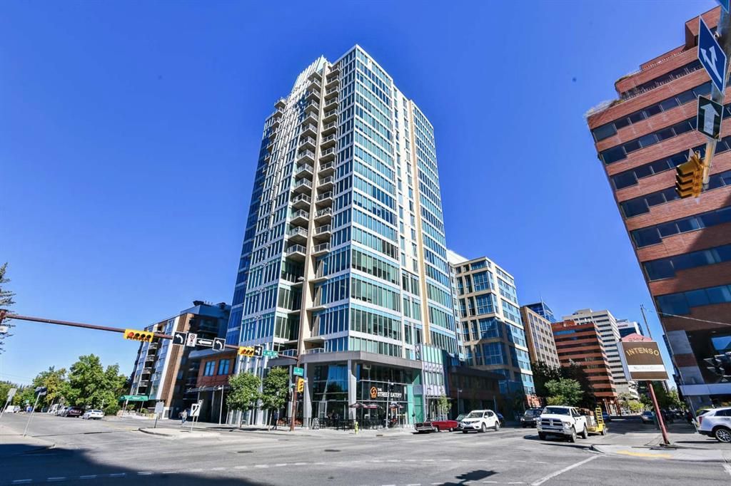 Main Photo: 807 888 4 Avenue SW in Calgary: Downtown Commercial Core Apartment for sale : MLS®# A2094378