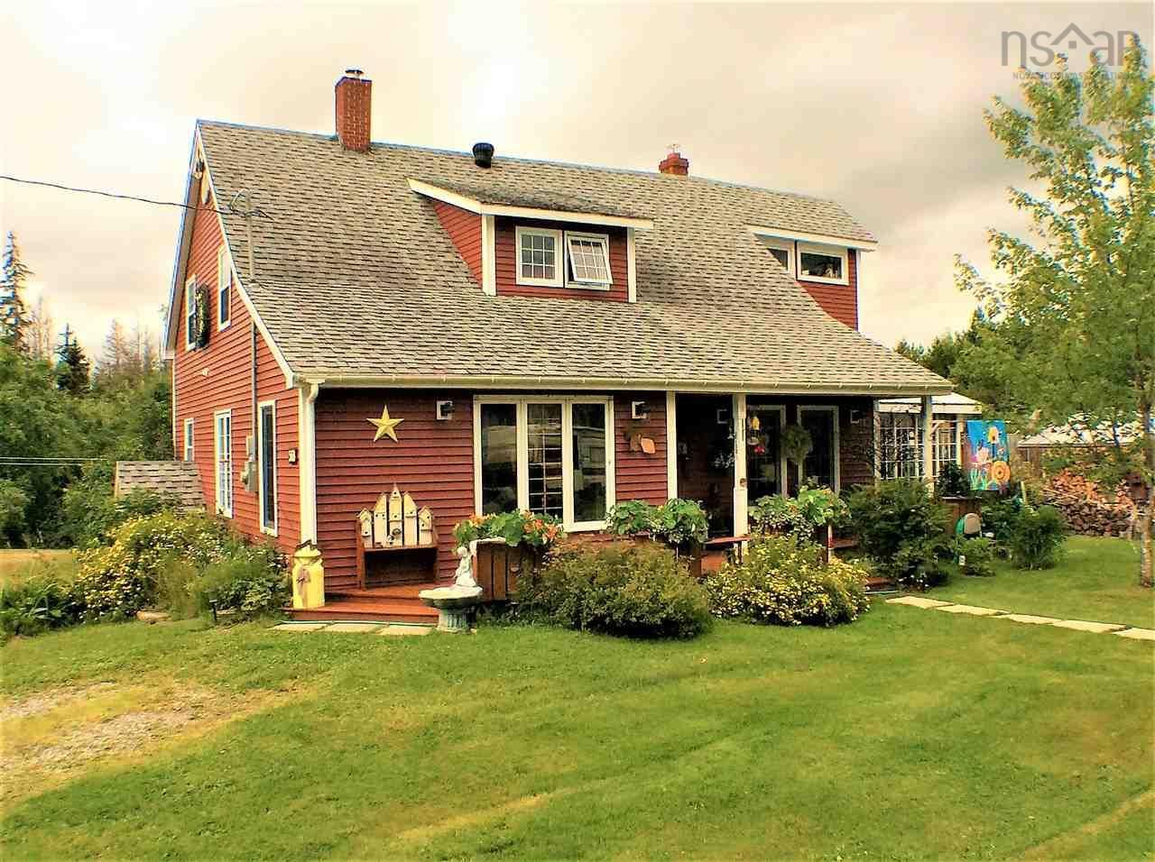 Main Photo: 568 Big Farm Road in Baddeck: 209-Victoria County / Baddeck Residential for sale (Cape Breton)  : MLS®# 202122894