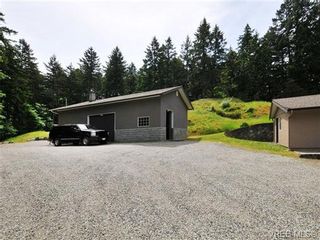 Photo 16: 421 Brookleigh Rd in VICTORIA: SW Elk Lake House for sale (Saanich West)  : MLS®# 672161