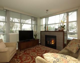 Photo 2: 101 3595 W 18TH Avenue in Vancouver: Dunbar Townhouse for sale in "DUKE ON DUNBAR" (Vancouver West)  : MLS®# V751304