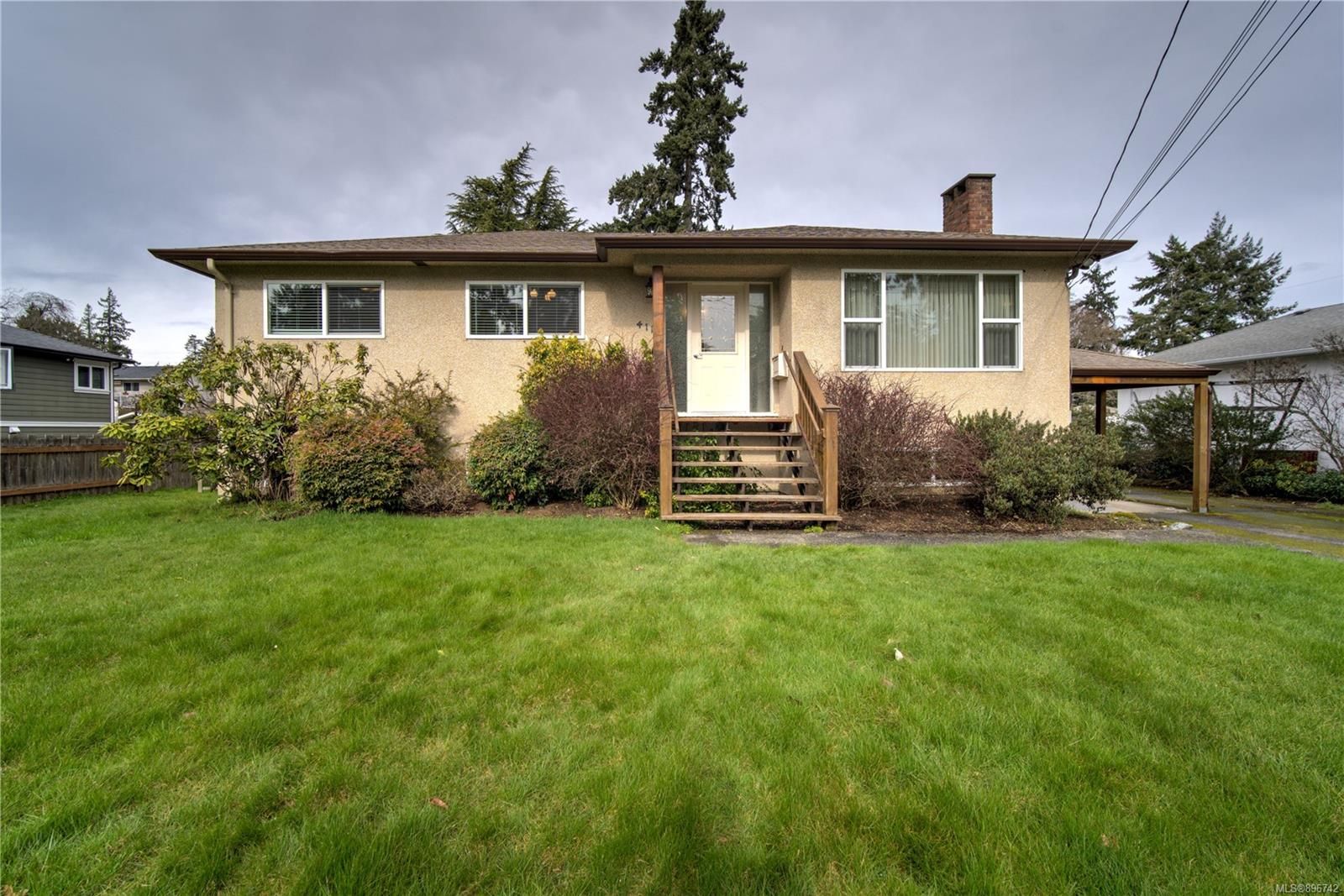 Main Photo: 411 Bidwell Pl in Colwood: Co Wishart South House for sale : MLS®# 896742