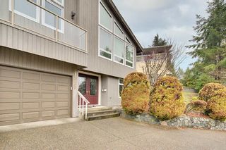 Photo 2: 1320 CHARTER HILL Drive in Coquitlam: Upper Eagle Ridge House for sale : MLS®# R2230396