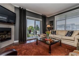 Photo 4: 402 2038 SANDALWOOD Crescent in Abbotsford: Central Abbotsford Condo for sale in "The Element" : MLS®# R2477940