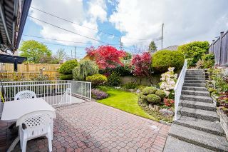 Photo 5: 2393 BONACCORD Drive in Vancouver: Fraserview VE House for sale (Vancouver East)  : MLS®# R2827258