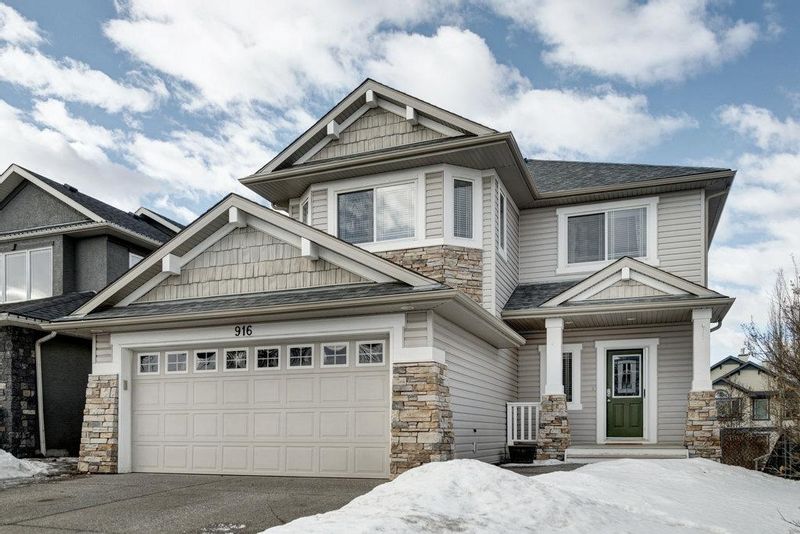 FEATURED LISTING: 916 Coopers Drive Southwest Airdrie