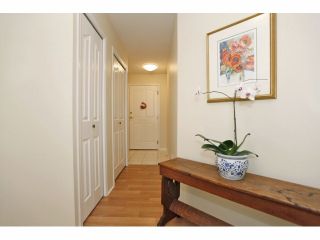 Photo 3: 107 5465 201 Street in Langley: Langley City Condo for sale in "BriarWood Park" : MLS®# F1317281
