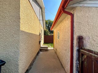 Photo 23: 972 Lipton Street in Winnipeg: Sargent Park Residential for sale (5C)  : MLS®# 202329925