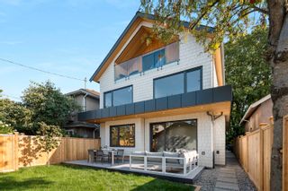 Photo 27: 569 W 17TH Avenue in Vancouver: Cambie 1/2 Duplex for sale (Vancouver West)  : MLS®# R2833668