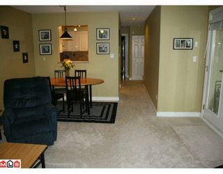 Photo 3: 205 33675 MARSHALL Road in Abbotsford: Central Abbotsford Condo for sale in "Huntingdon" : MLS®# F1005601