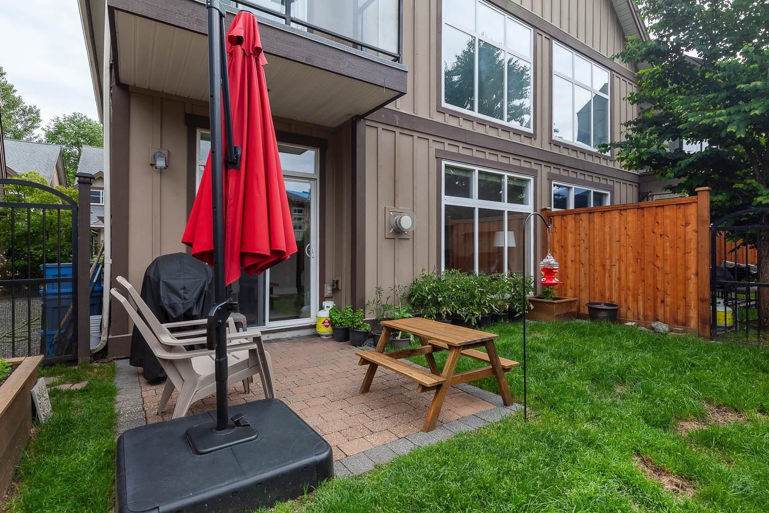 Main Photo: 35 40750 TANTALUS Road in Squamish: Tantalus Townhouse for sale in "MEIGHAN CREEK ESTATES" : MLS®# R2713573
