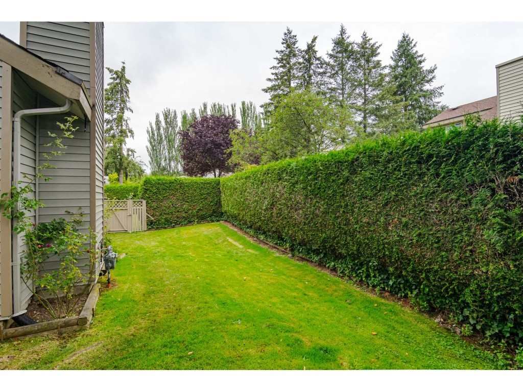 Photo 30: Photos: 6116 E GREENSIDE Drive in Surrey: Cloverdale BC Townhouse for sale in "Greenside Estates - Cluster 37" (Cloverdale)  : MLS®# R2477611