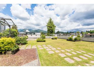 Photo 31: 607 150 E 15TH Street in North Vancouver: Central Lonsdale Condo for sale in "Lion's Gate Plaza" : MLS®# R2463115