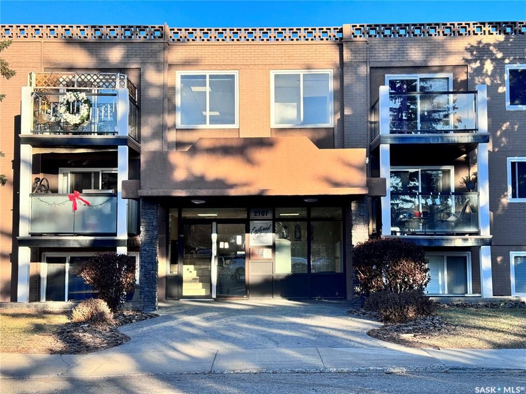 Main Photo: 12 2707 7th Street East in Saskatoon: Brevoort Park Residential for sale : MLS®# SK954481