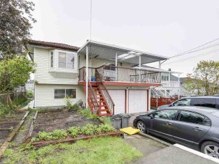 Photo 13: 3064 KITCHENER Street in Vancouver: Renfrew VE House for sale (Vancouver East)  : MLS®# R2161976