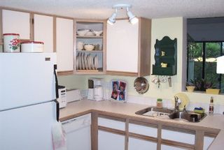 Photo 2: 433 CARLSEN PLACE: Condo for sale (North Shore Pt Moody)  : MLS®# 403376