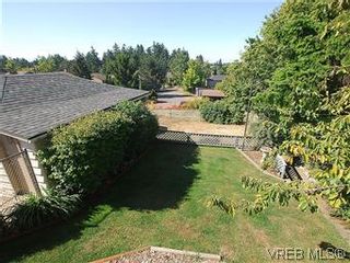 Photo 2:  in VICTORIA: SW Marigold House for sale (Saanich West)  : MLS®# 587125