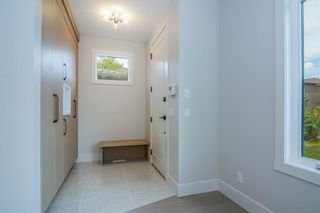 Photo 2: 2411 1 Avenue NW in Calgary: West Hillhurst Semi Detached for sale : MLS®# C4295459