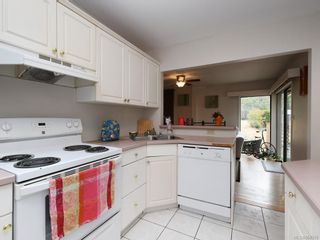 Photo 5: 761 Genevieve Rd in Saanich: SE High Quadra House for sale (Saanich East)  : MLS®# 854970