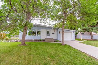 Photo 1: 85 Holt Drive in Winnipeg: Residential for sale (5G)  : MLS®# 202114146