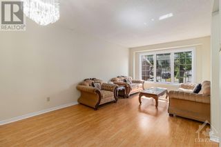 Photo 3: 1924 CRESTMONT PLACE in Ottawa: House for sale : MLS®# 1357360