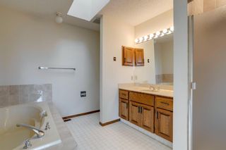 Photo 22: 2784 Signal Ridge View SW in Calgary: Signal Hill Detached for sale : MLS®# A1213008