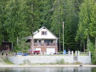 Photo 1: 5115 East Barriere FSR in East Barriere Lake: House for sale
