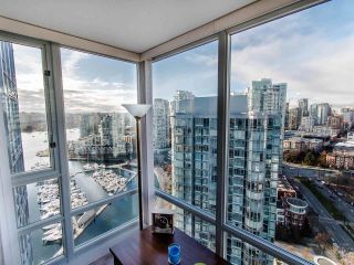 Photo 12: 2901 1033 MARINASIDE Crescent in Vancouver: Yaletown Condo for sale in "Quaywest" (Vancouver West)  : MLS®# R2439944