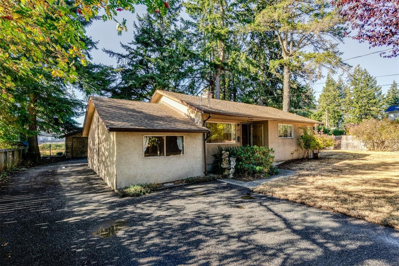 Main Photo: 3252 Clement Rd in Colwood: Co Wishart North House for sale : MLS®# 915252