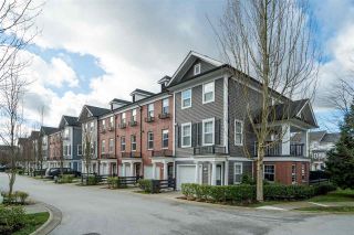 Photo 1: 18 19572 FRASER Way in Pitt Meadows: South Meadows Townhouse for sale in "Coho II" : MLS®# R2436941