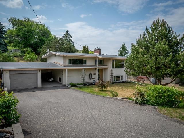 Main Photo: 577 TUNSTALL Crescent in Kamloops: South Kamloops House for sale : MLS®# 172966