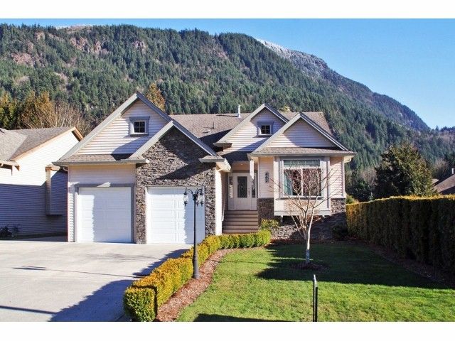 Main Photo: 462 NAISMITH Avenue: Harrison Hot Springs House for sale : MLS®# H1400361
