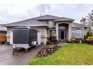 Photo 1: 3325 FIRHILL Drive in Abbotsford: Abbotsford West House for sale : MLS®# R2571194
