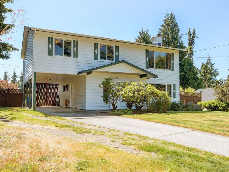 FEATURED LISTING: 6867 Beaton Rd Sooke