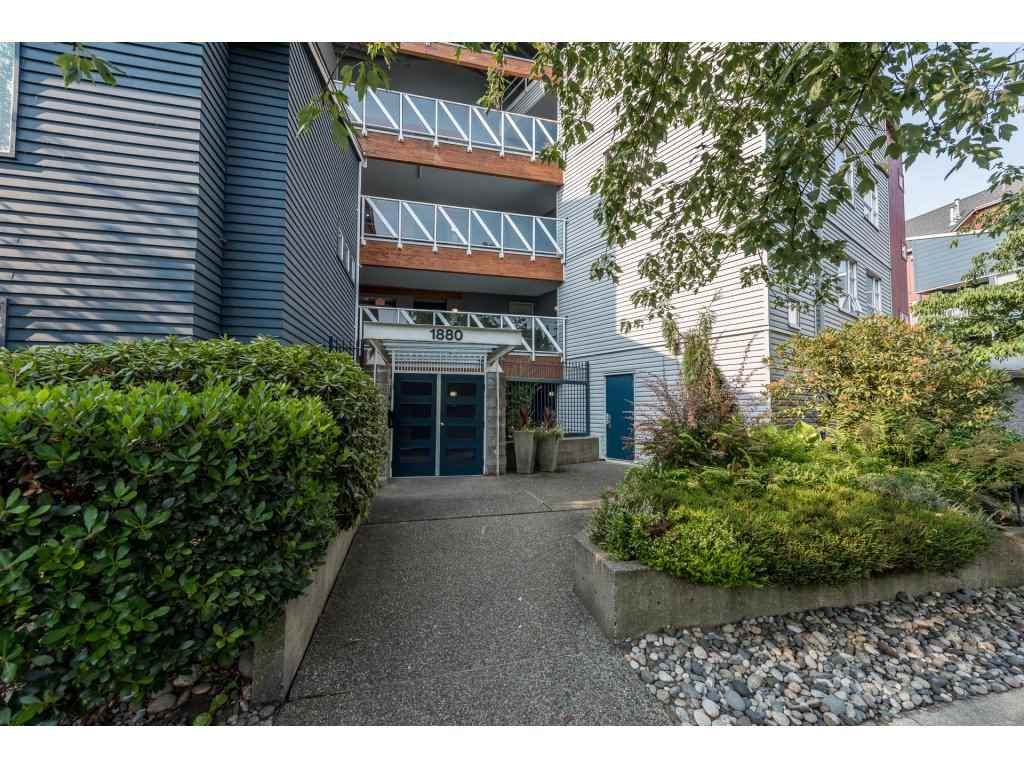 Main Photo: 111 1880 E KENT AVENUE SOUTH AVENUE in : South Marine Condo for sale (Vancouver East)  : MLS®# R2195258